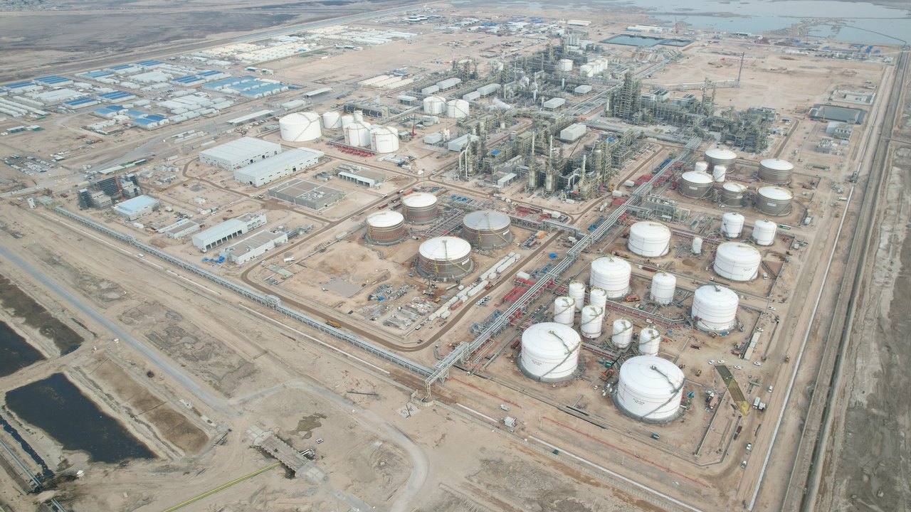 Aerial view of Basrah refinery and integrated tankage facilities