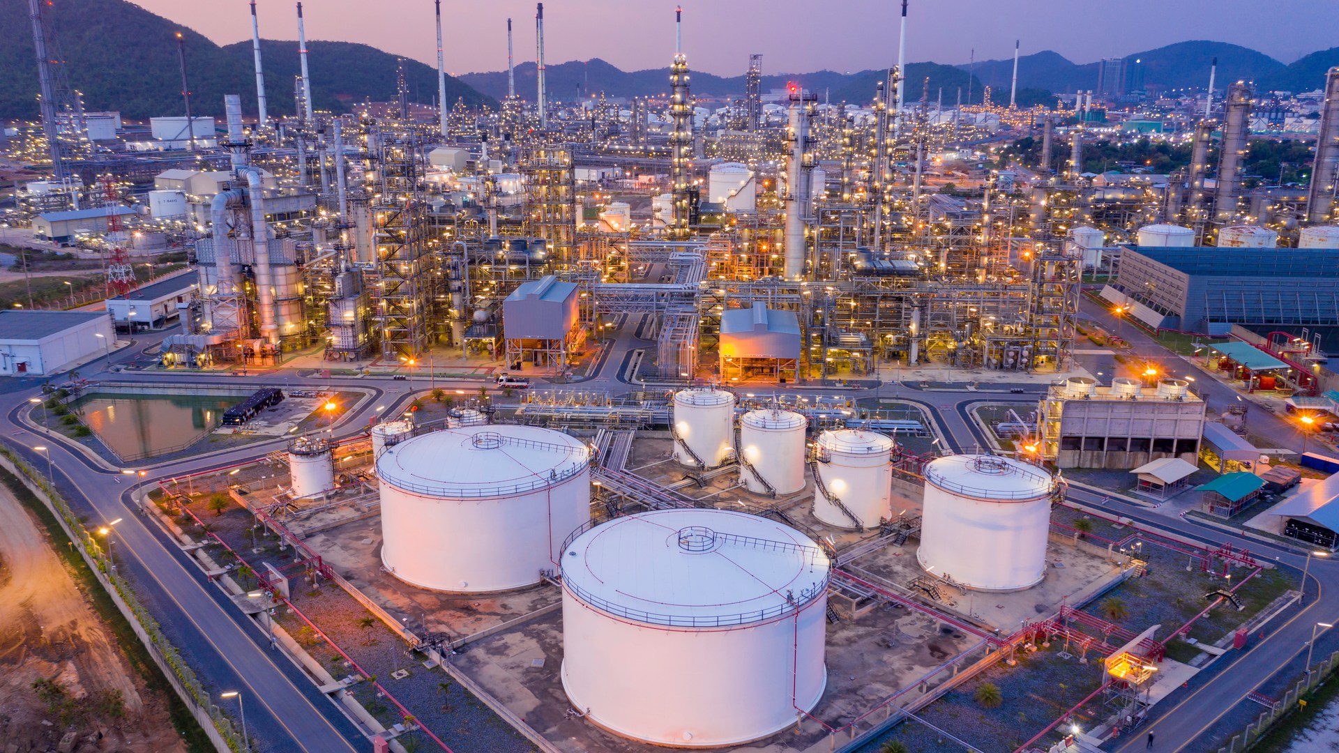 Refinery process and tankage infrastructure